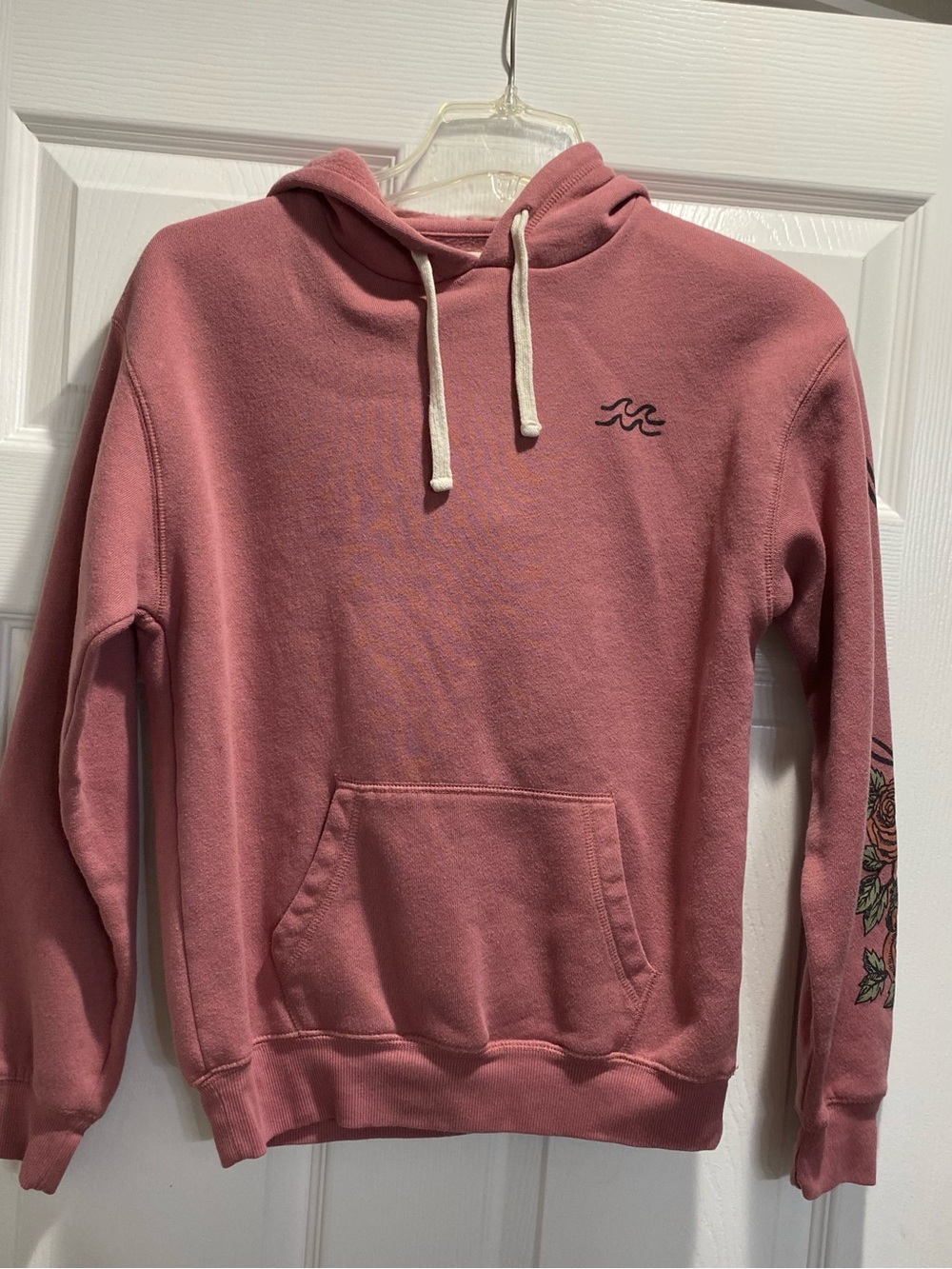 Billabong size XS junior girl Dusty Rose Crewneck Hoodie with Wave Emblem